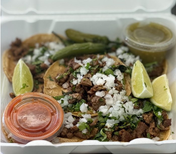 Tacos con salsa